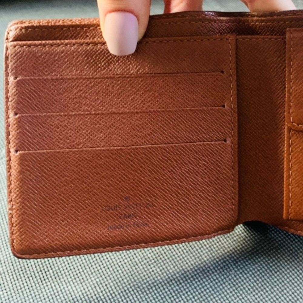 Authentic LOUIS VUITTON Monogram bifold unisex Marco wallet - Picture 9 of 11
